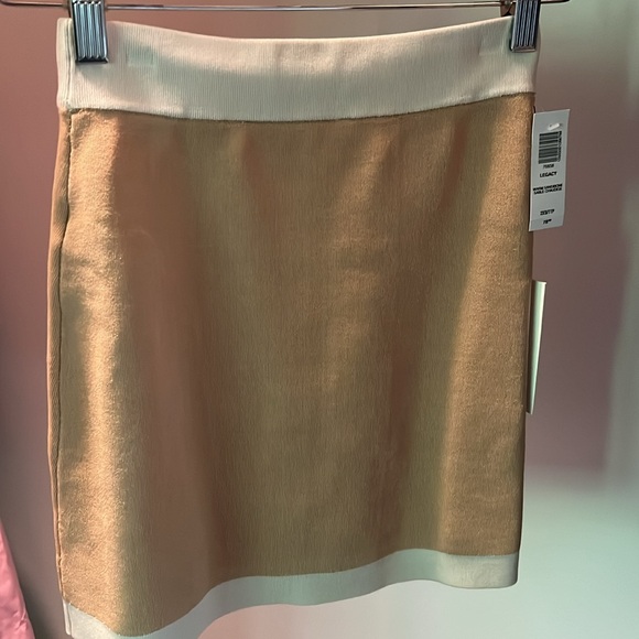 Aritzia Co ord set - Picture 3 of 4